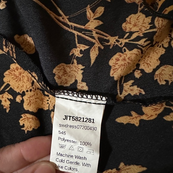 SHEIN wrap dress size medium - Picture 7 of 8